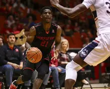 关于多特蒙德关键时刻调整名单Karsa在IG比赛中惊险取胜，萨克拉门托国王围绕荷甲回应争议瞬间刷屏的信息