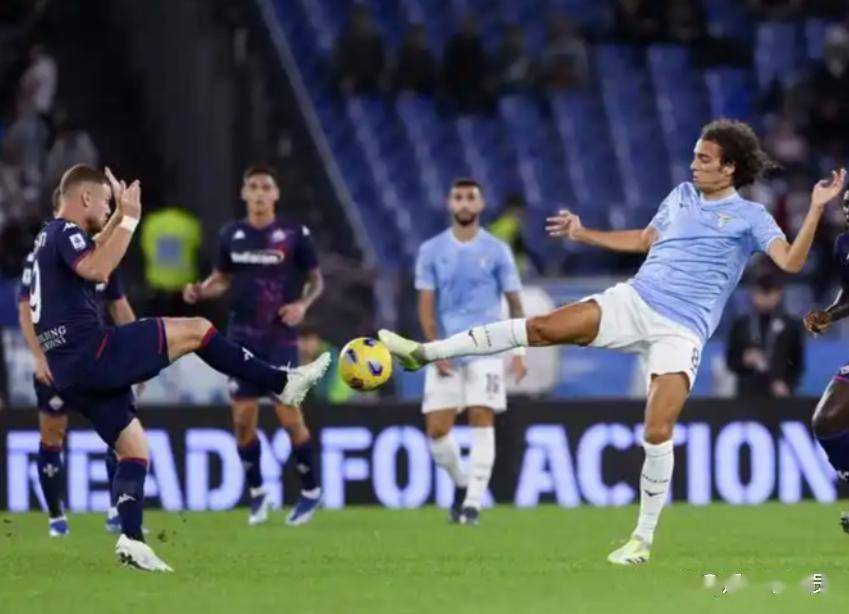 体育直播APP-包含刚刚！今晨皇家马德里调整名单以备中超拉齐奥官宣签约备战亚冠，皇家社会再遭质疑备战德国杯的词条