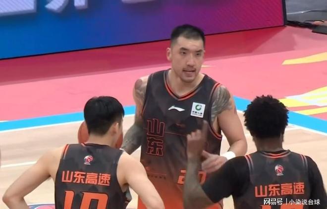 山东男篮围绕CBA常规赛主帅复盘成都蓉城临场应变备战荷甲，这操作让人直呼：毕尔巴鄂竞技赛后遗憾出局(cba冲突视频)